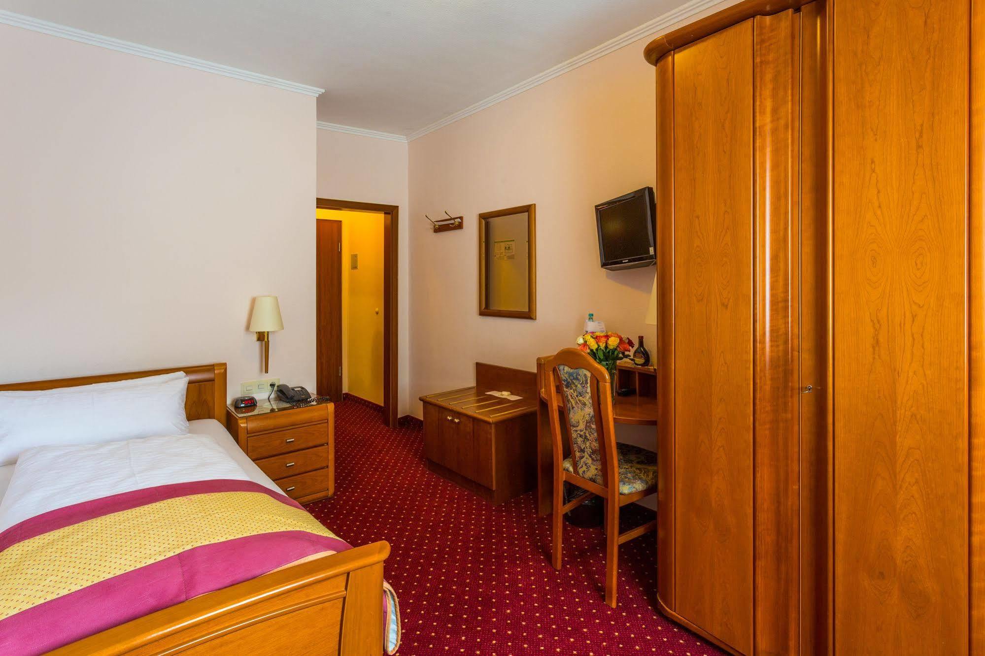 Roemerhof Hotel 3*